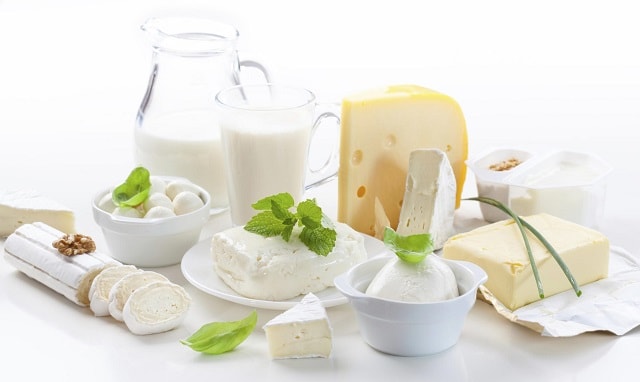 Полезно ли молоко взрослому человеку: мифы и реальность